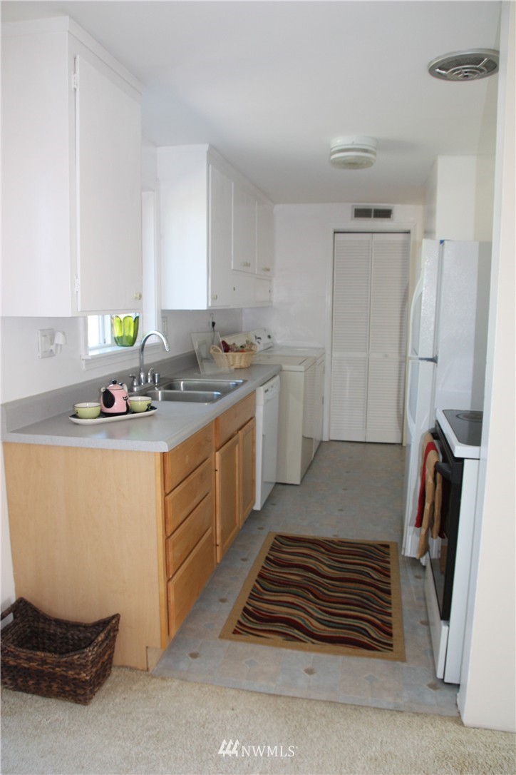 12684 Southeast 169th Street Renton, WA 98058 - Photo 9 of 18 Gallery Image 9