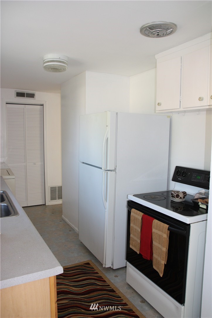 12684 Southeast 169th Street Renton, WA 98058 - Photo 10 of 18 Gallery Image 10