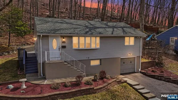 $500,000 | 116 Rafkind Road, Bloomingdale, NJ 07403