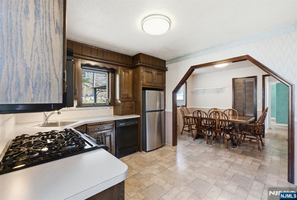 116 Rafkind Road Bloomingdale, NJ 07403 - Photo 19 of 45