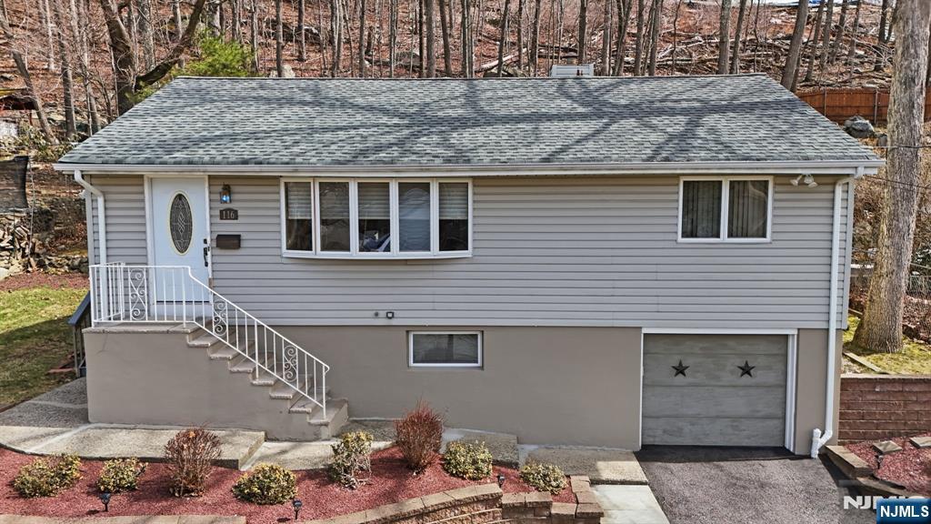 116 Rafkind Road Bloomingdale, NJ 07403 - Photo 4 of 45