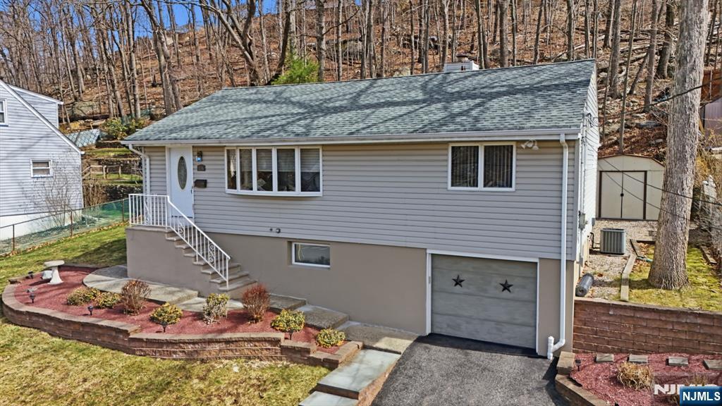 116 Rafkind Road Bloomingdale, NJ 07403 - Photo 6 of 45