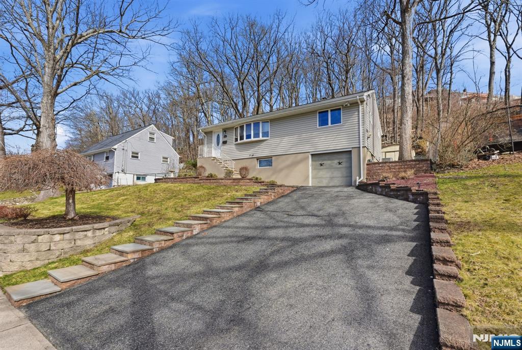 116 Rafkind Road Bloomingdale, NJ 07403 - Photo 7 of 45