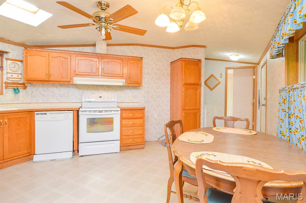 1739 Fieldcrest Drive Sparta, IL 62286 - Photo 17 of 28