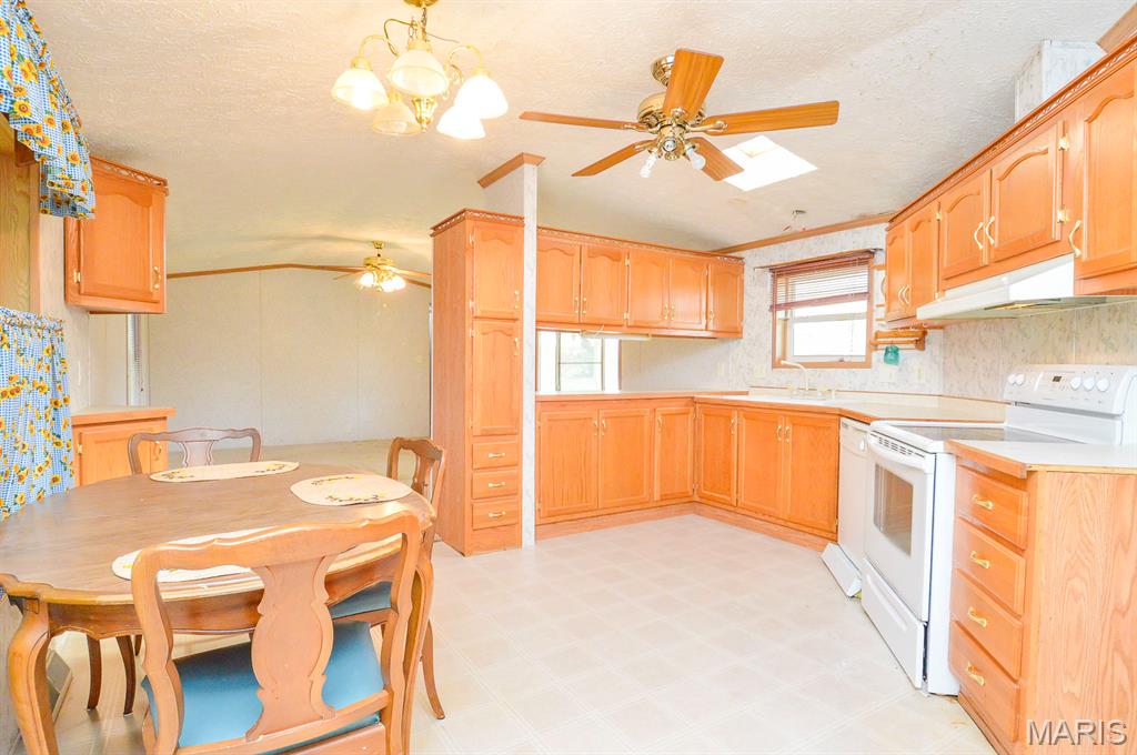 1739 Fieldcrest Drive Sparta, IL 62286 - Photo 19 of 28
