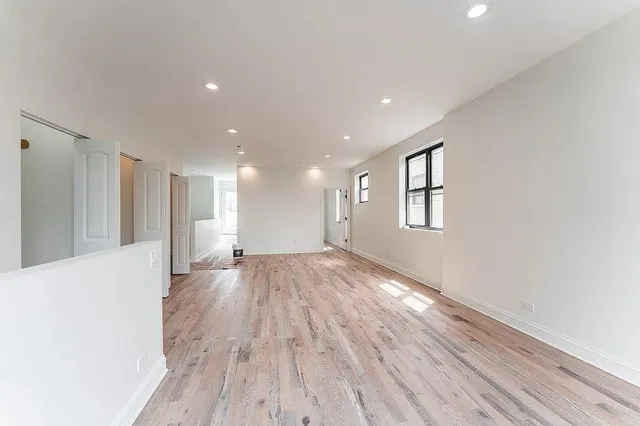 $4,500 | 5733 North Winthrop Avenue, Unit PH, Chicago, IL 60660