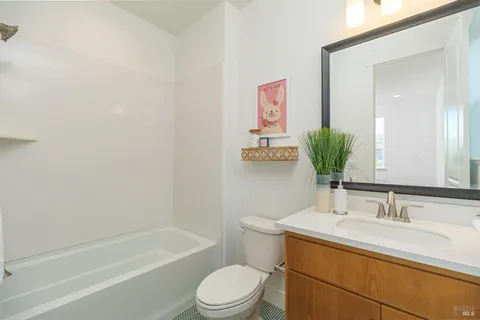 $865,000 | 1201 Del Rancho Way, Petaluma, CA 94954