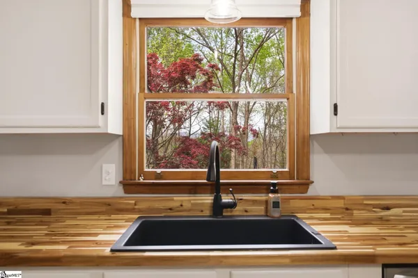 $1,050,000 | 646 Flat Shoals Road, Walhalla, SC 29691