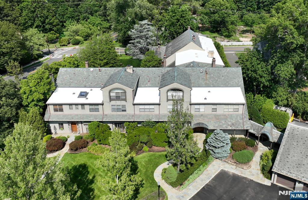 140 Bellair Road, Unit Q Ridgewood, NJ 07450 - Photo 2 of 28 Gallery Image 2