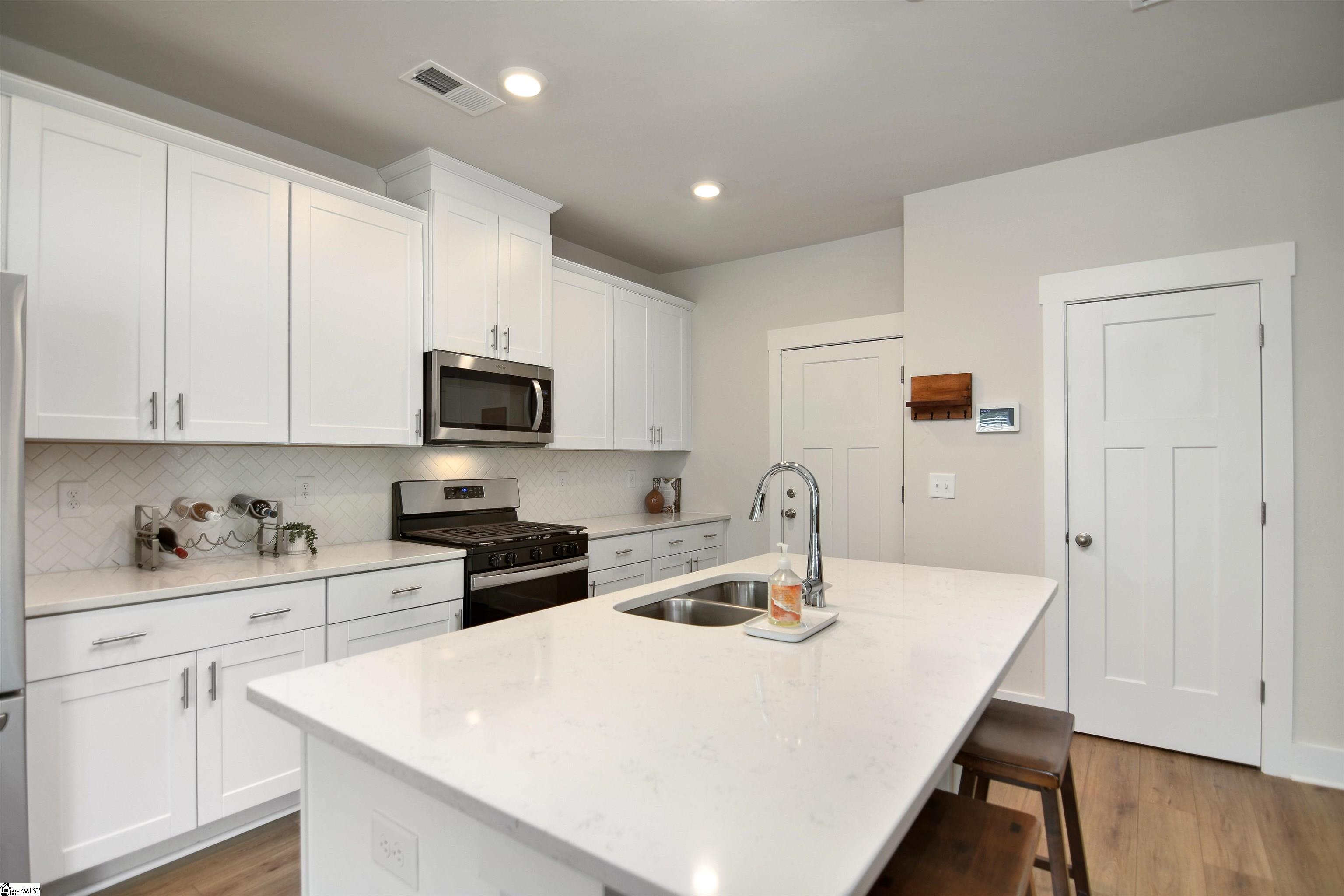 105 Boren Way Greenville, SC 29607 - Photo 21 of 38