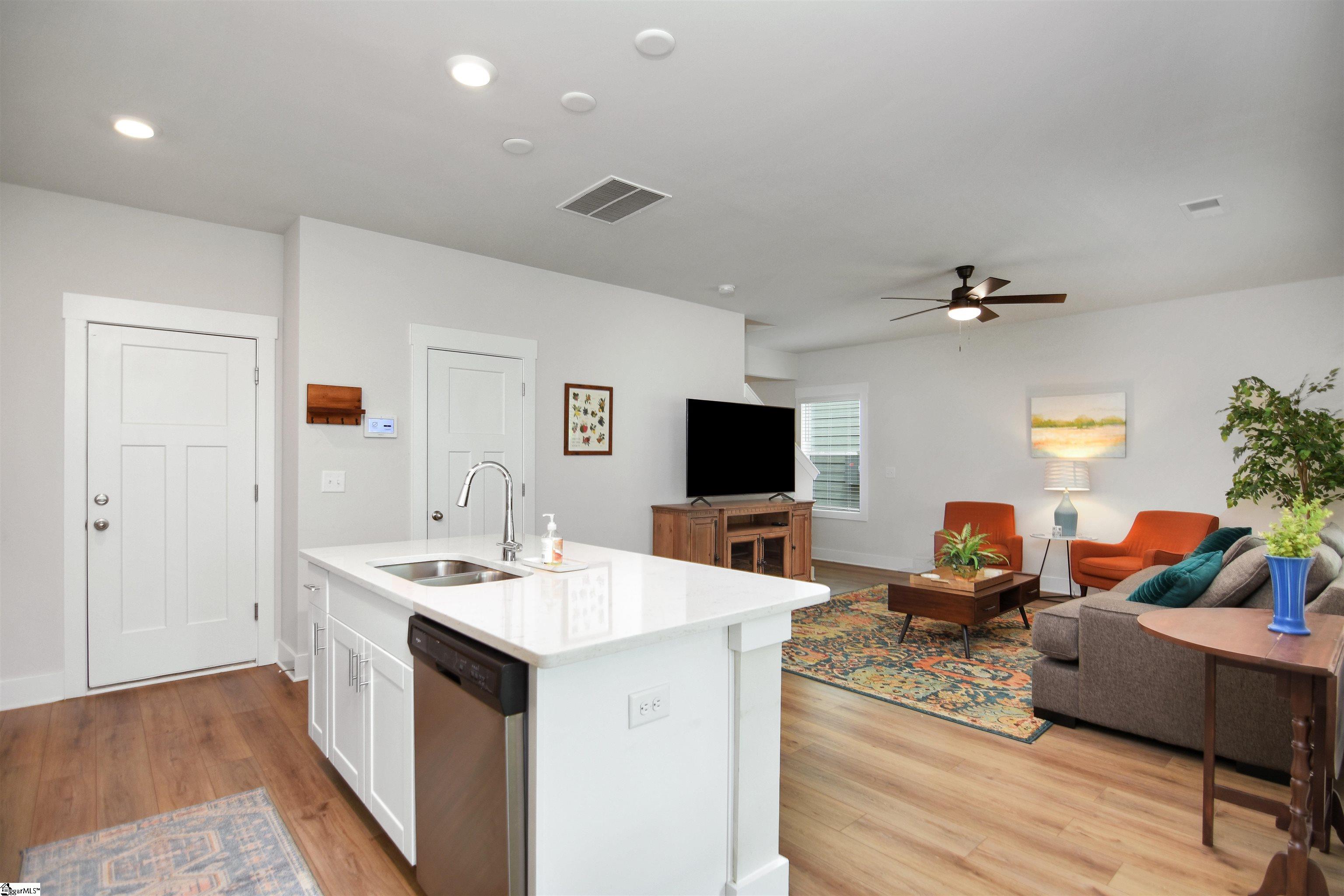 105 Boren Way Greenville, SC 29607 - Photo 8 of 38