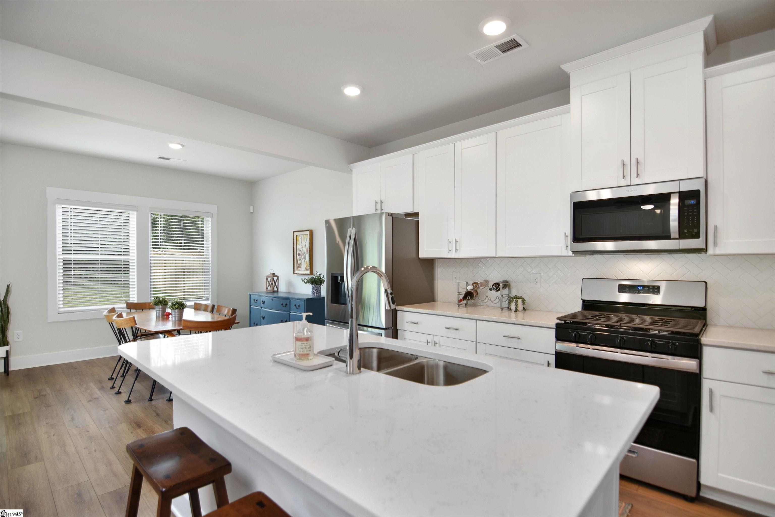 105 Boren Way Greenville, SC 29607 - Photo 9 of 38