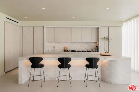 $8,750,000 | 9200 Wilshire Boulevard, Unit 502E, Beverly Hills, CA 90212