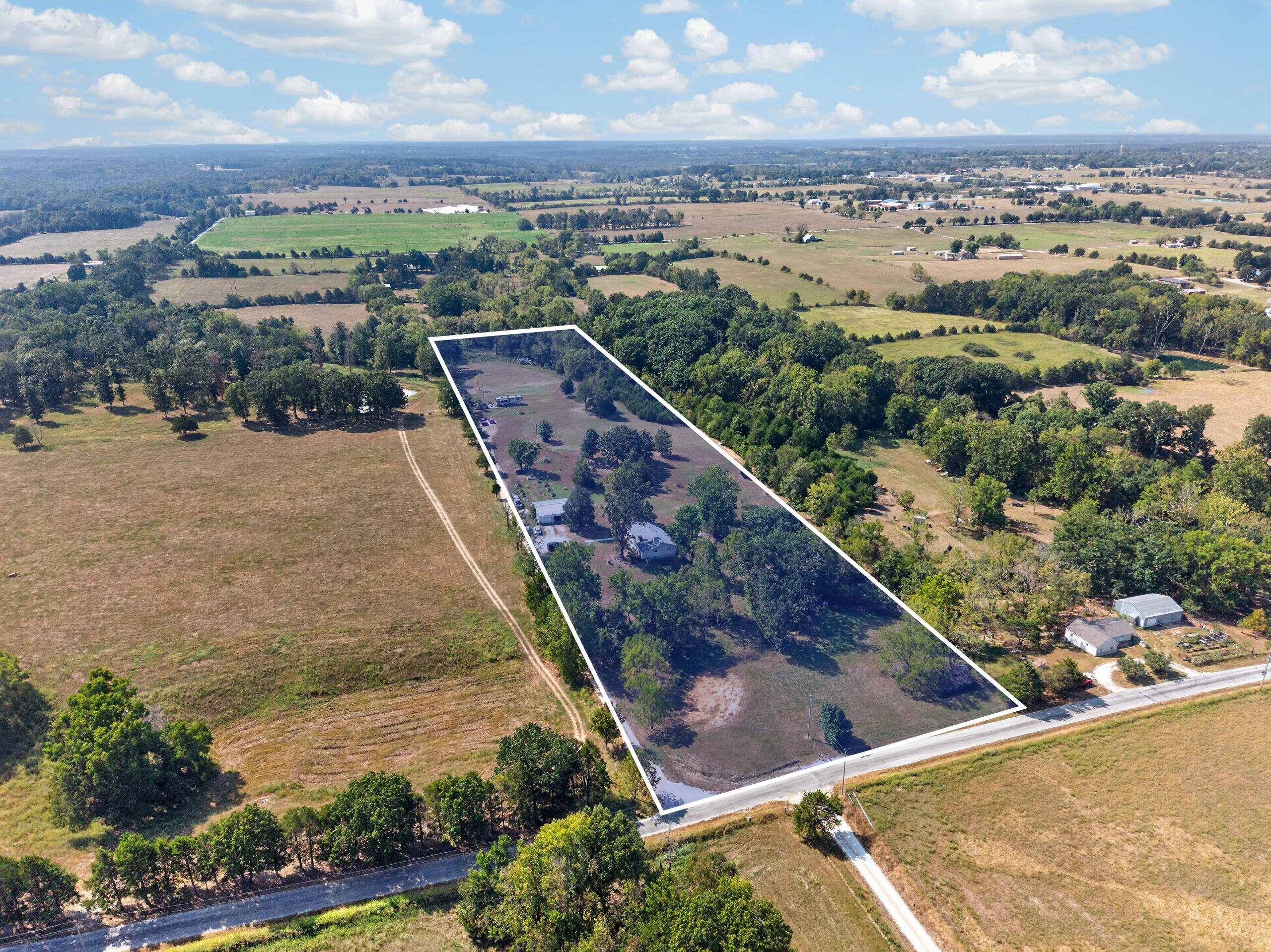 1080 Apache Road Sparta, MO 65753 - Photo 1 of 34 DJI_20260918111628_0010_D (2)