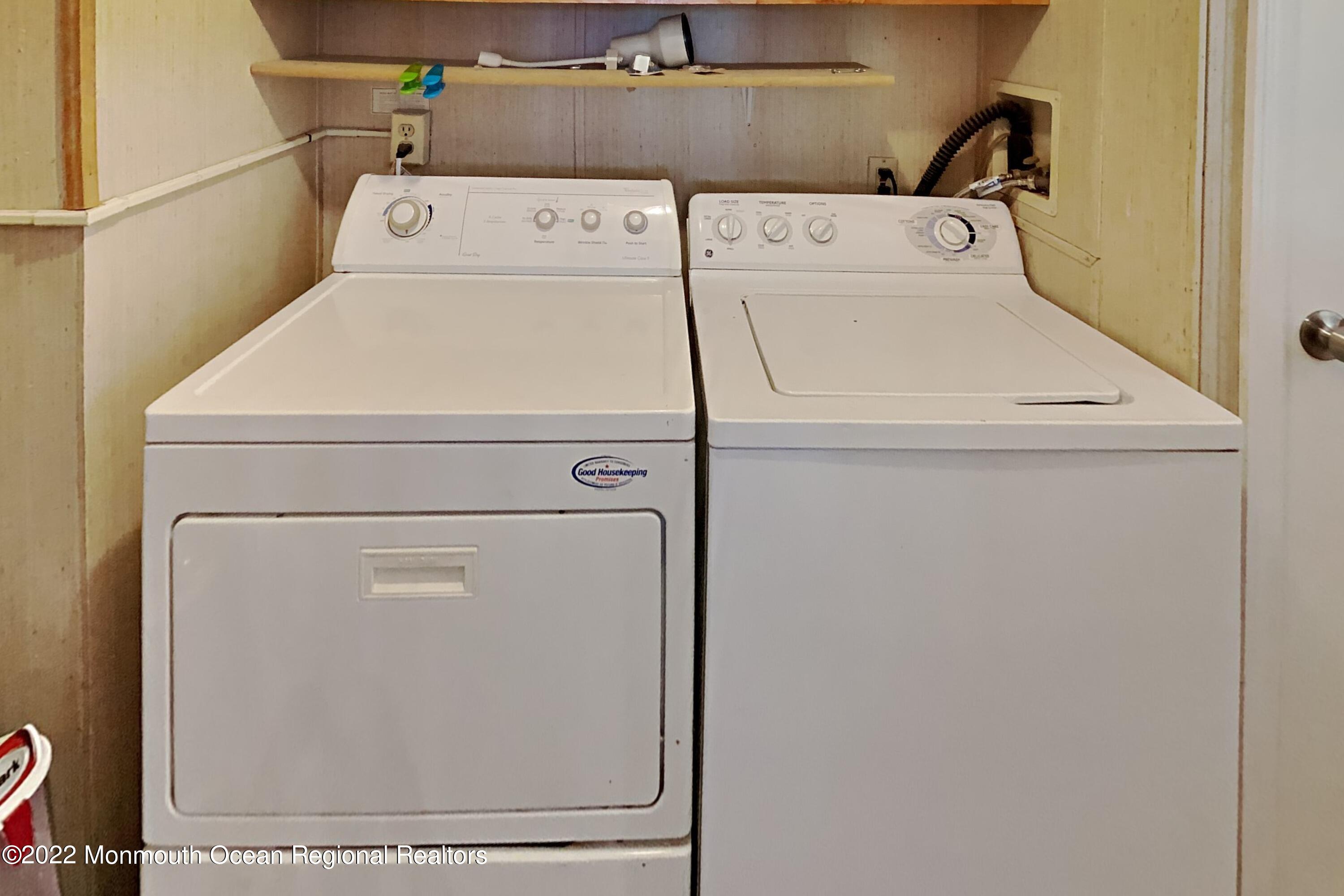 8 Kay Lane Howell, NJ 07731 - Photo 11 of 25 12_Image_DtqKppfuFt