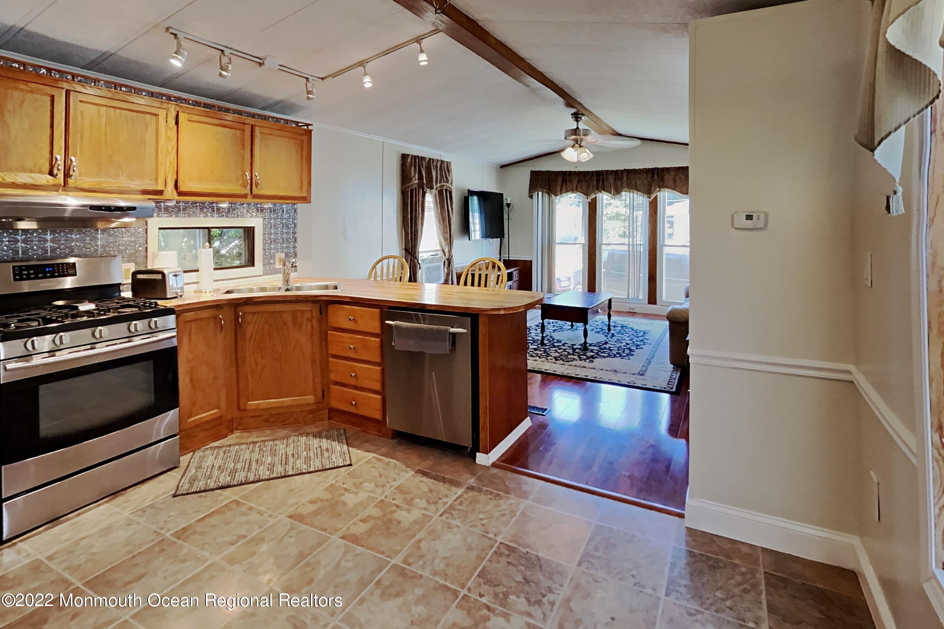 8 Kay Lane Howell, NJ 07731 - Photo 12 of 25 15_Image_0Cruajw6EF