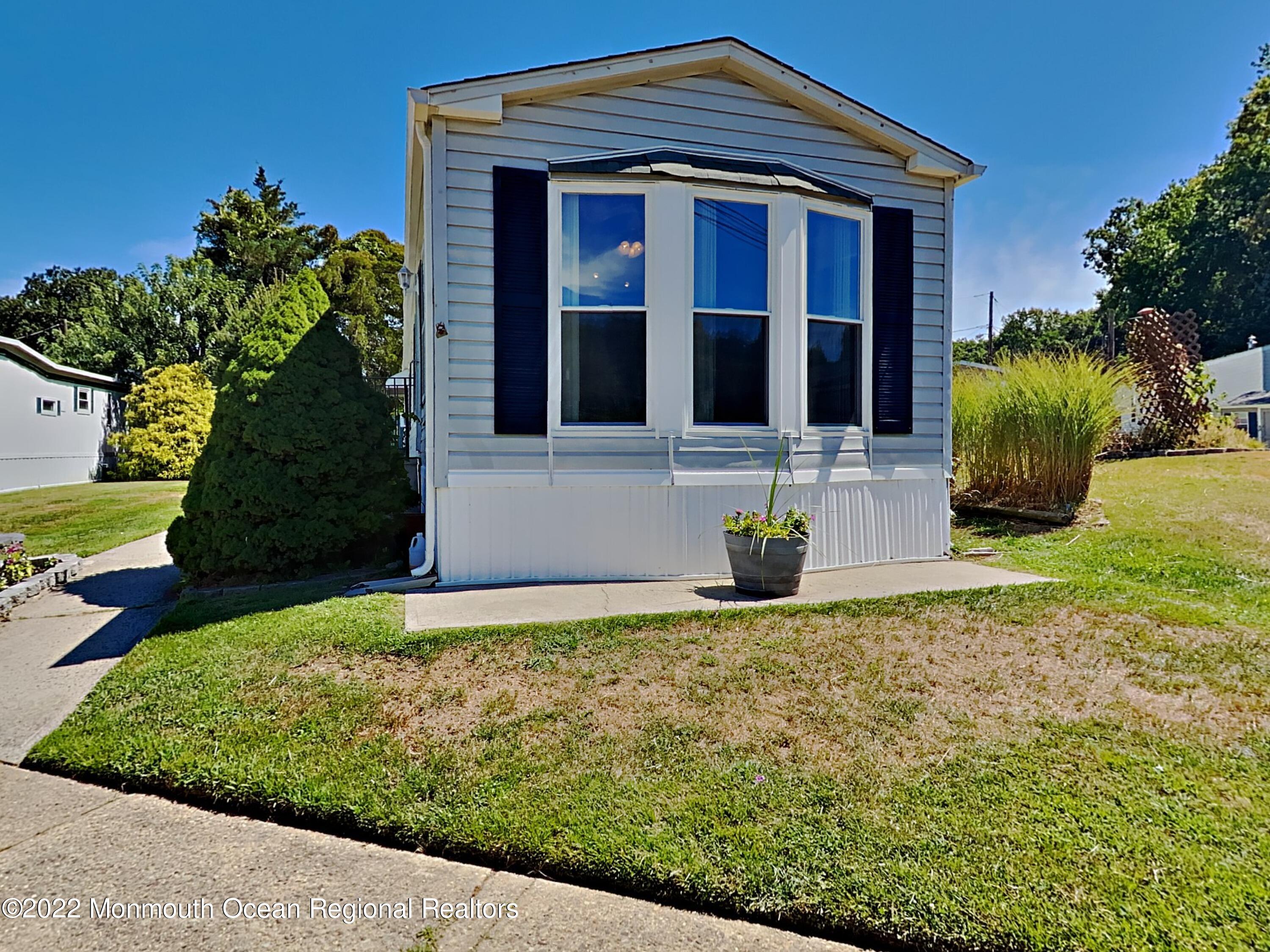 8 Kay Lane Howell, NJ 07731 - Photo 3 of 25 3_Image_rBk4KhXAlw