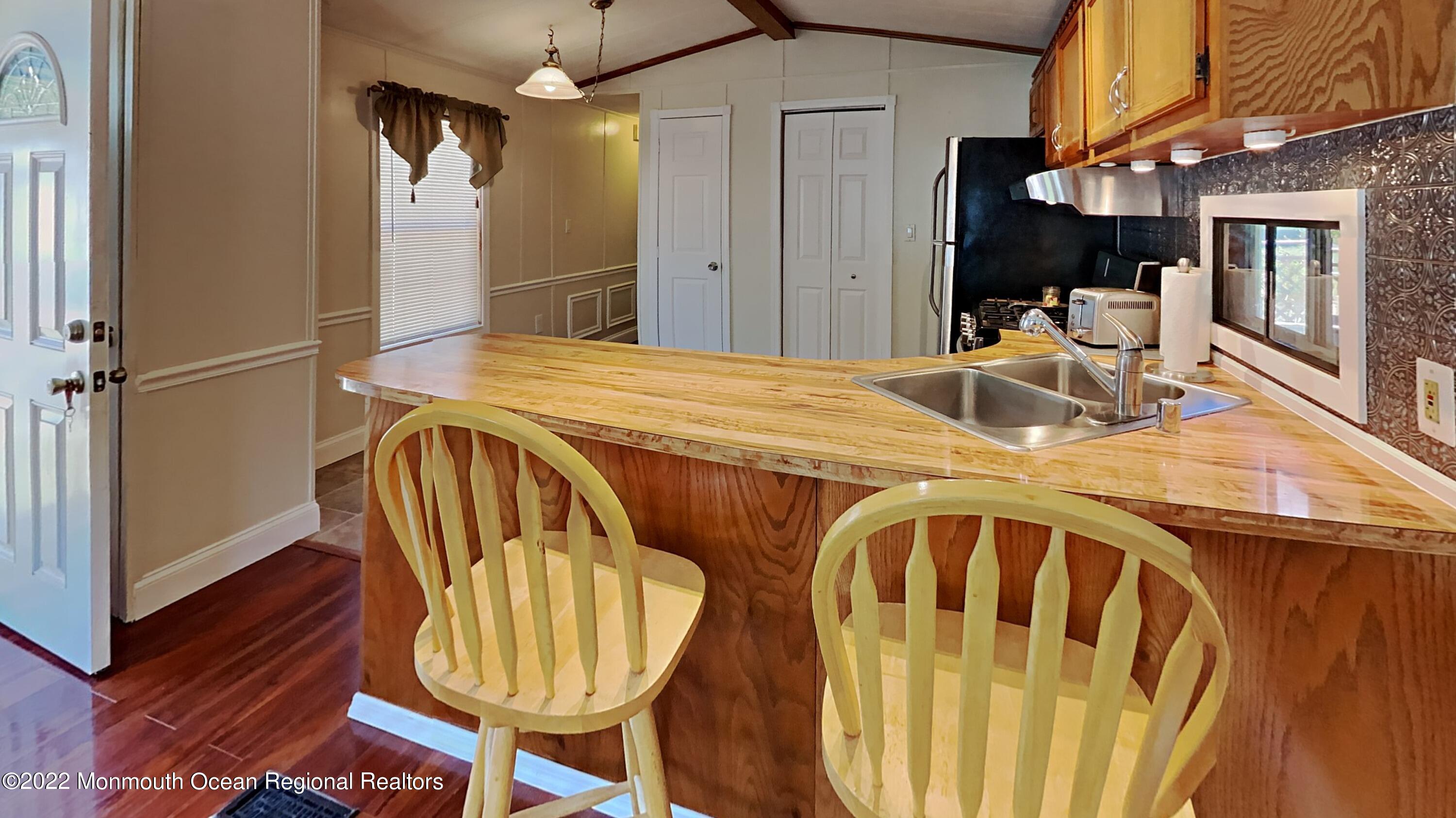 8 Kay Lane Howell, NJ 07731 - Photo 7 of 25 8_Image_Xo58OWm2gQ