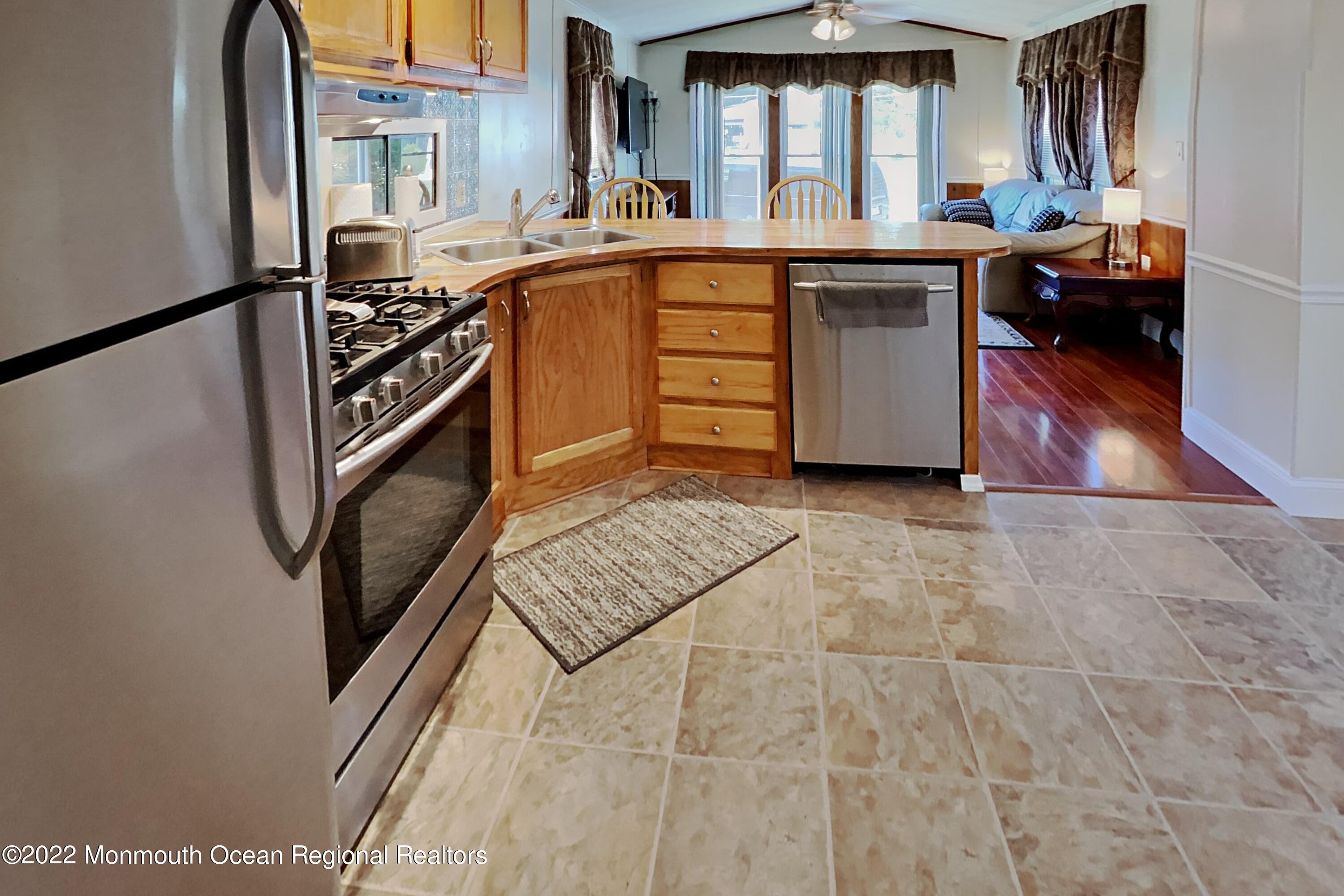 8 Kay Lane Howell, NJ 07731 - Photo 8 of 25 13_Image_JgTezgpjeR