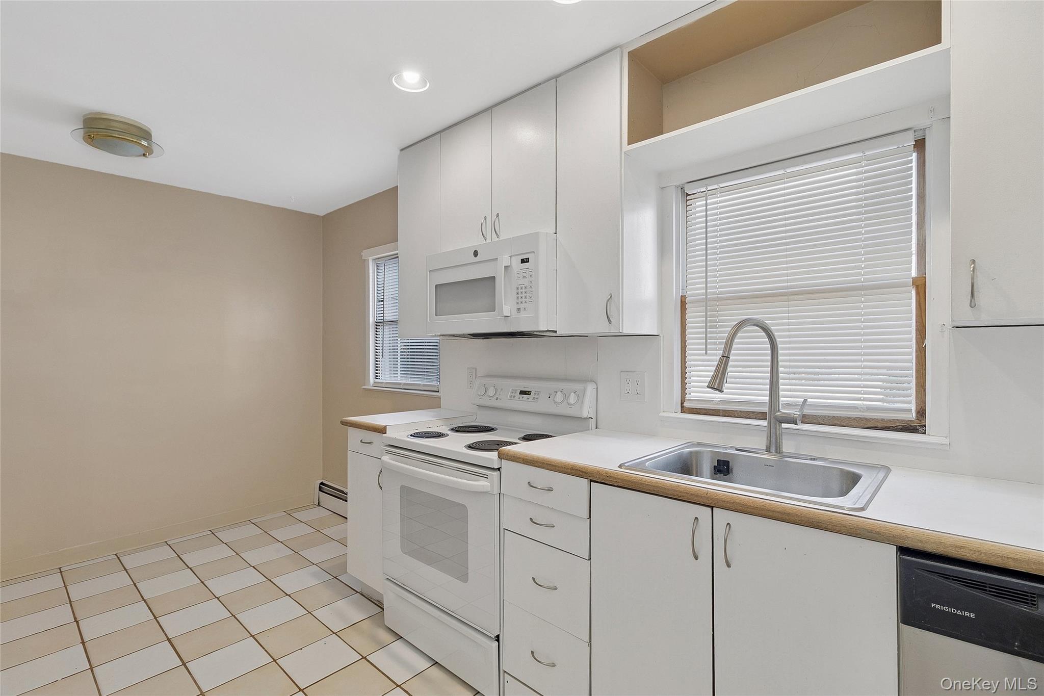 21 Parsnip Pond Road Lake Grove, NY 11755 - Photo 7 of 43