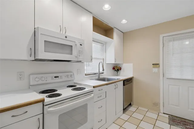 $619,990 | 21 Parsnip Pond Road, Lake Grove, NY 11755