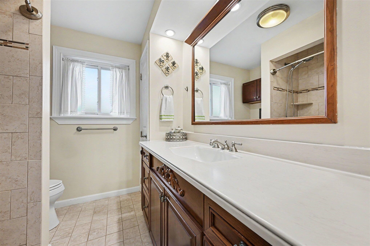 42967 Saxony Road Canton, MI 48187 - Photo 12 of 27