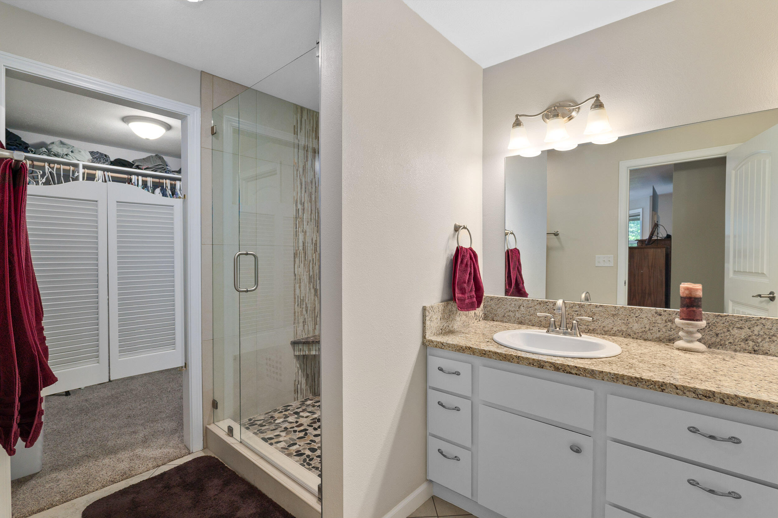 6635 Crowfoot Road Trail, OR 97541 - Photo 40 of 70 Primary Bath