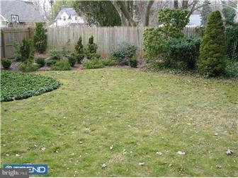 75 Mansion Road Springfield, PA 19064 - Photo 2 of 12 Exterior Back