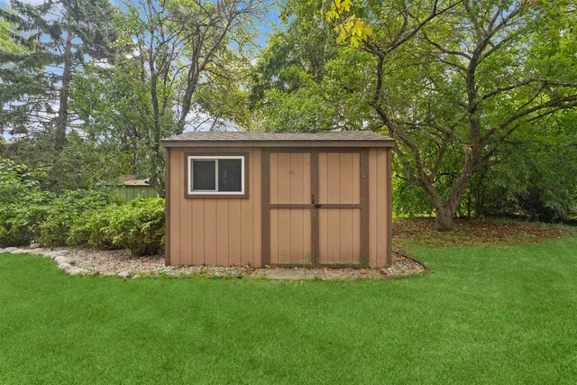 $412,900 | 865 Portside Court, Oshkosh, WI 54901