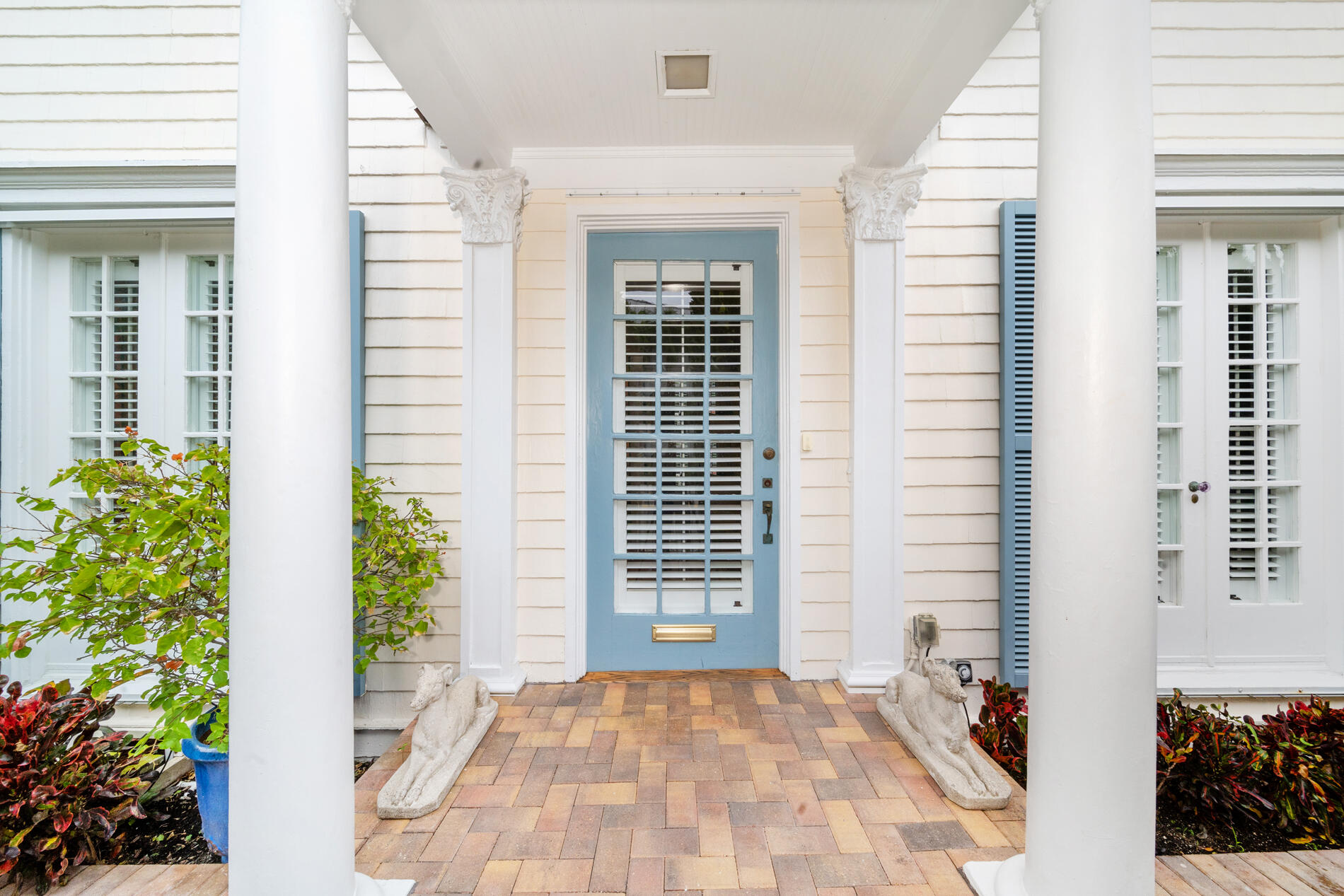 263 Park Avenue Palm Beach, FL 33480 - Photo 2 of 37 DSC07753