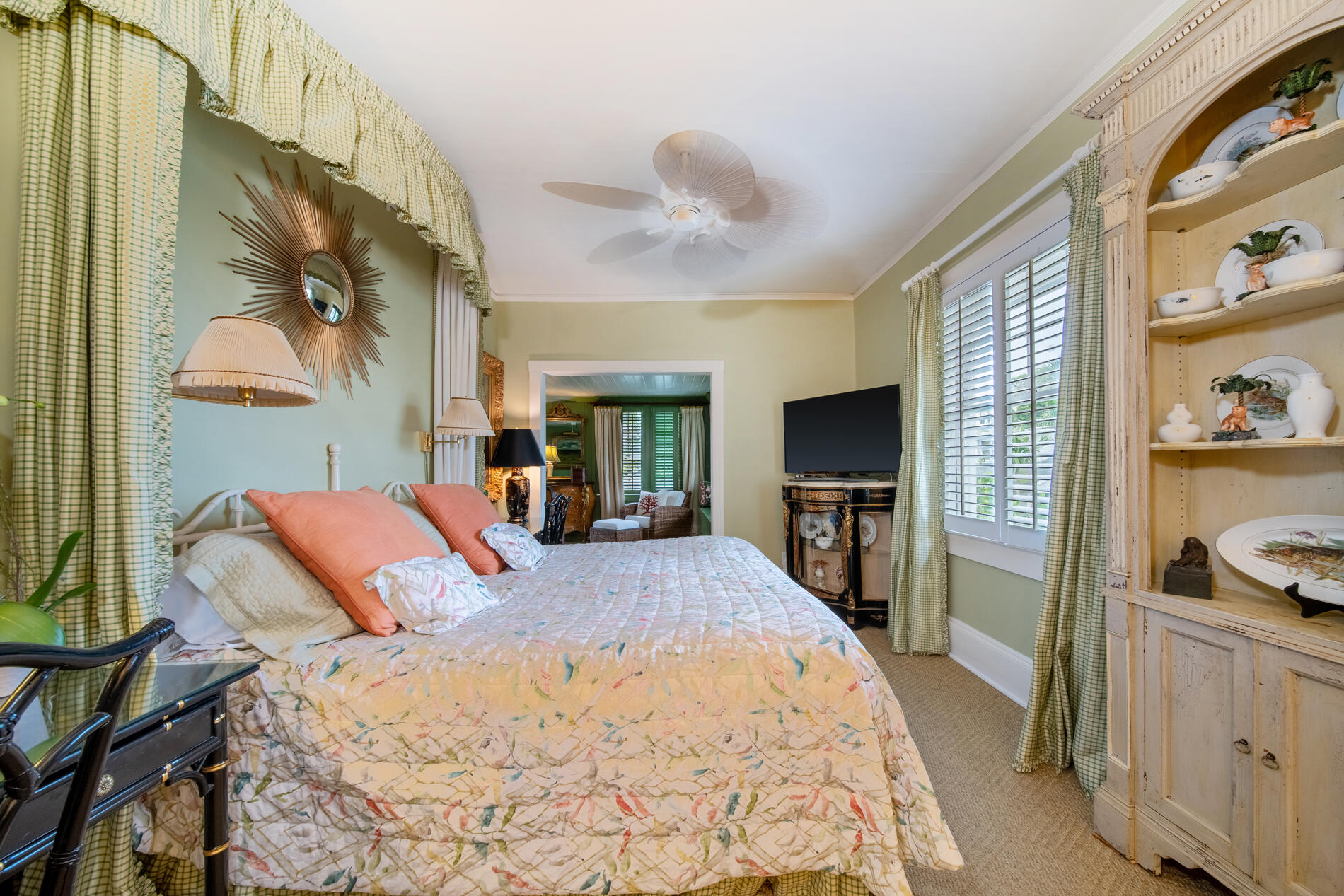 263 Park Avenue Palm Beach, FL 33480 - Photo 22 of 37 DSC07857-HDR