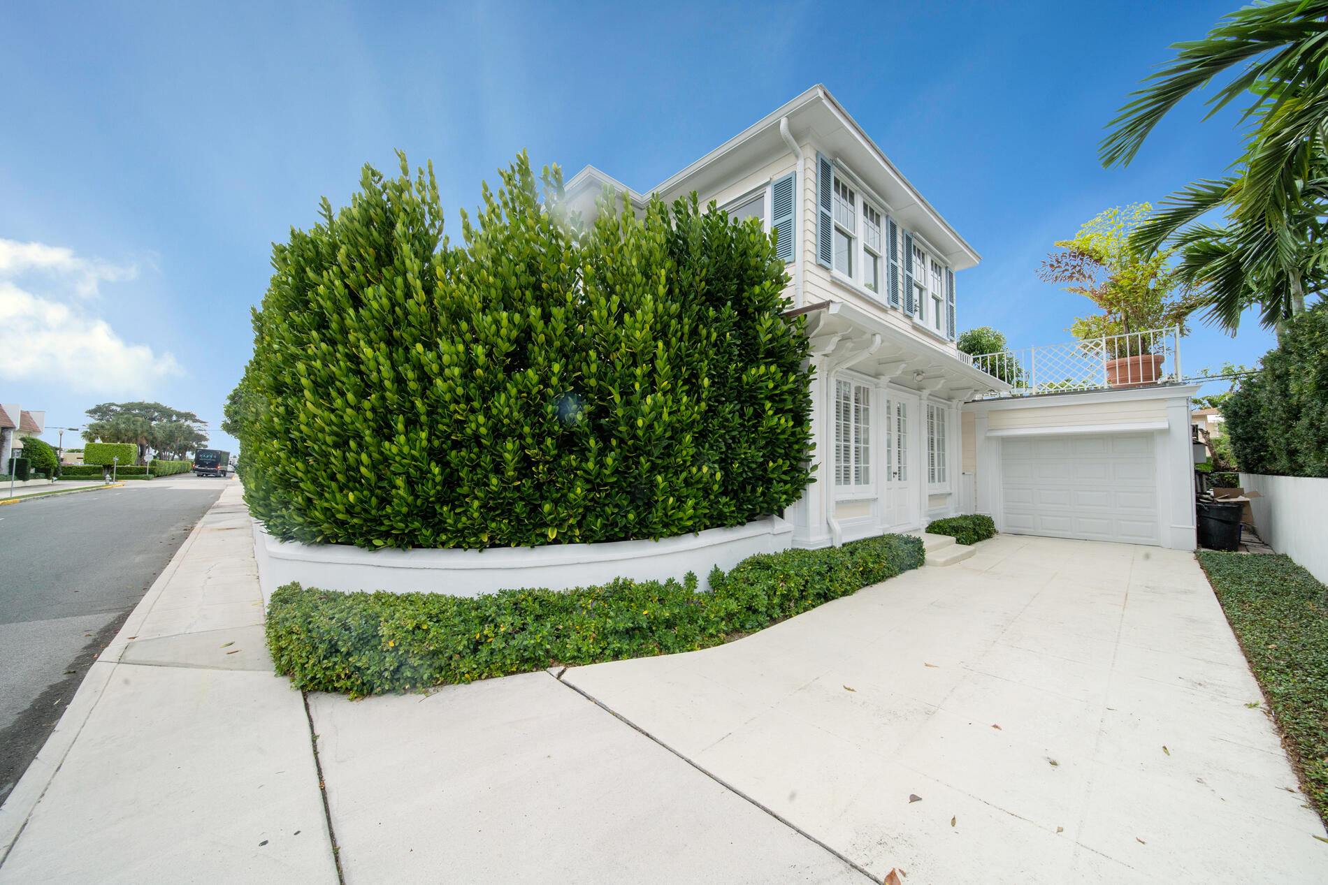 263 Park Avenue Palm Beach, FL 33480 - Photo 4 of 37 DSC07708