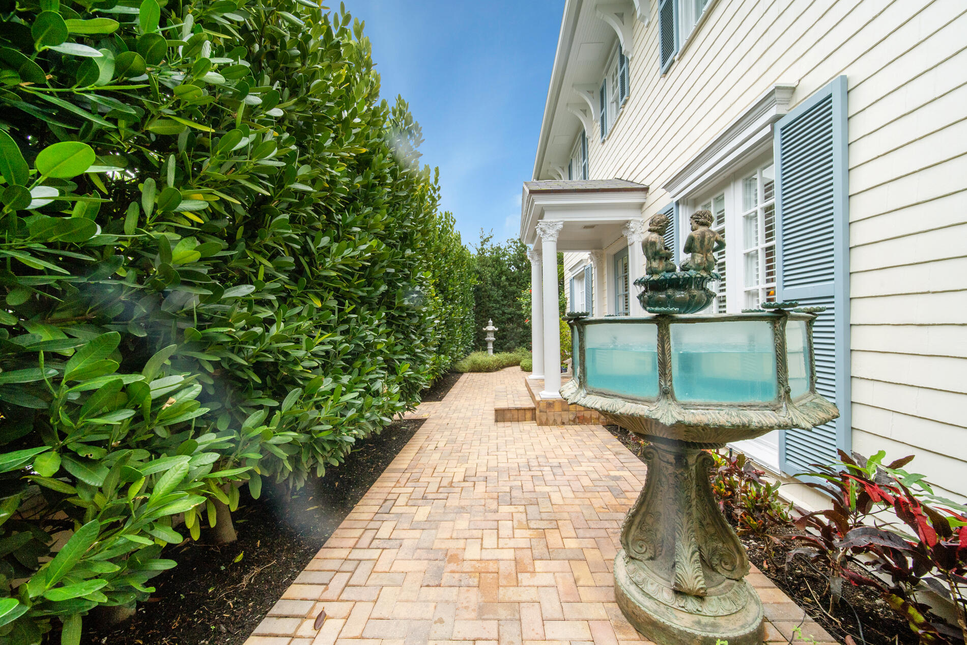 263 Park Avenue Palm Beach, FL 33480 - Photo 5 of 37 DSC07716