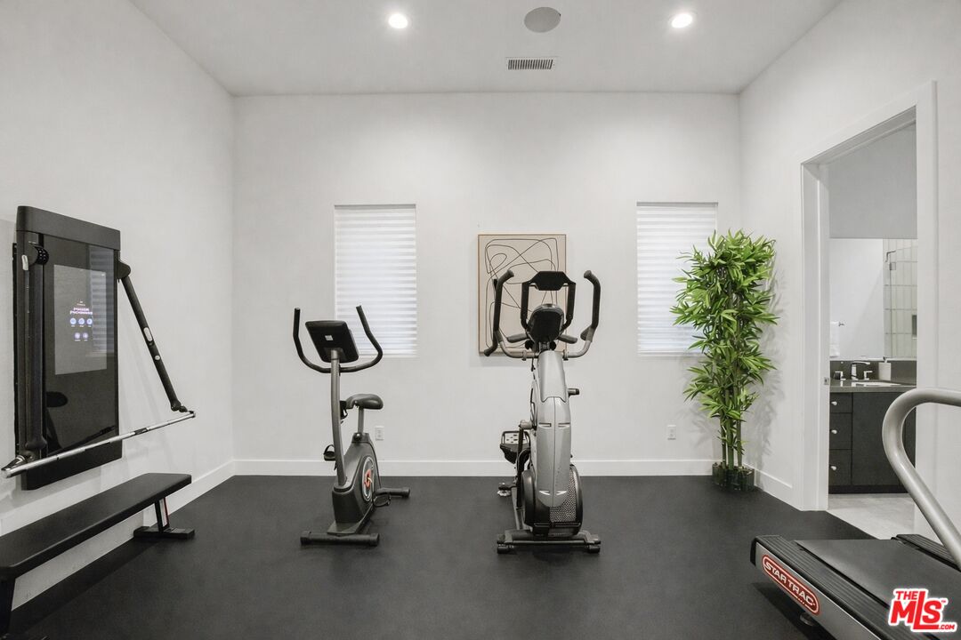 20248 Willoughby Lane Porter Ranch, CA 91326 - Photo 22 of 69