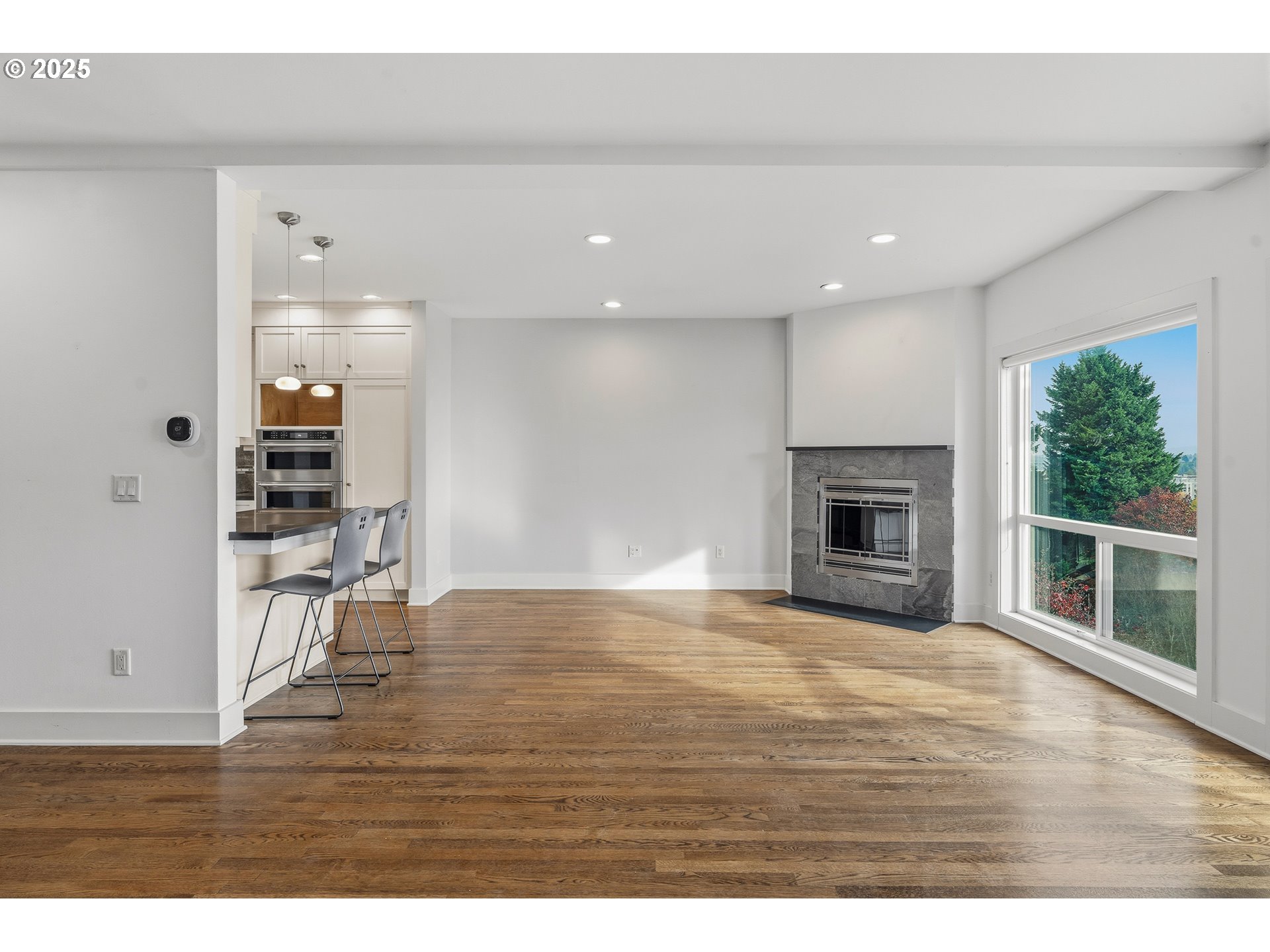 5425 Southwest View Point Terrace Portland, OR 97239 - Photo 12 of 48