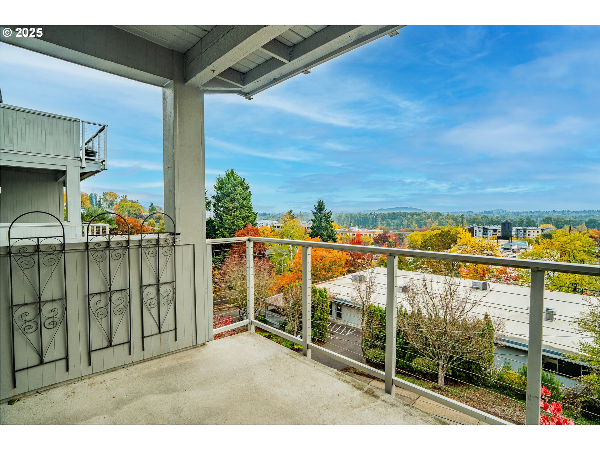 5425 Southwest View Point Terrace Portland, OR 97239 - Photo 23 of 48