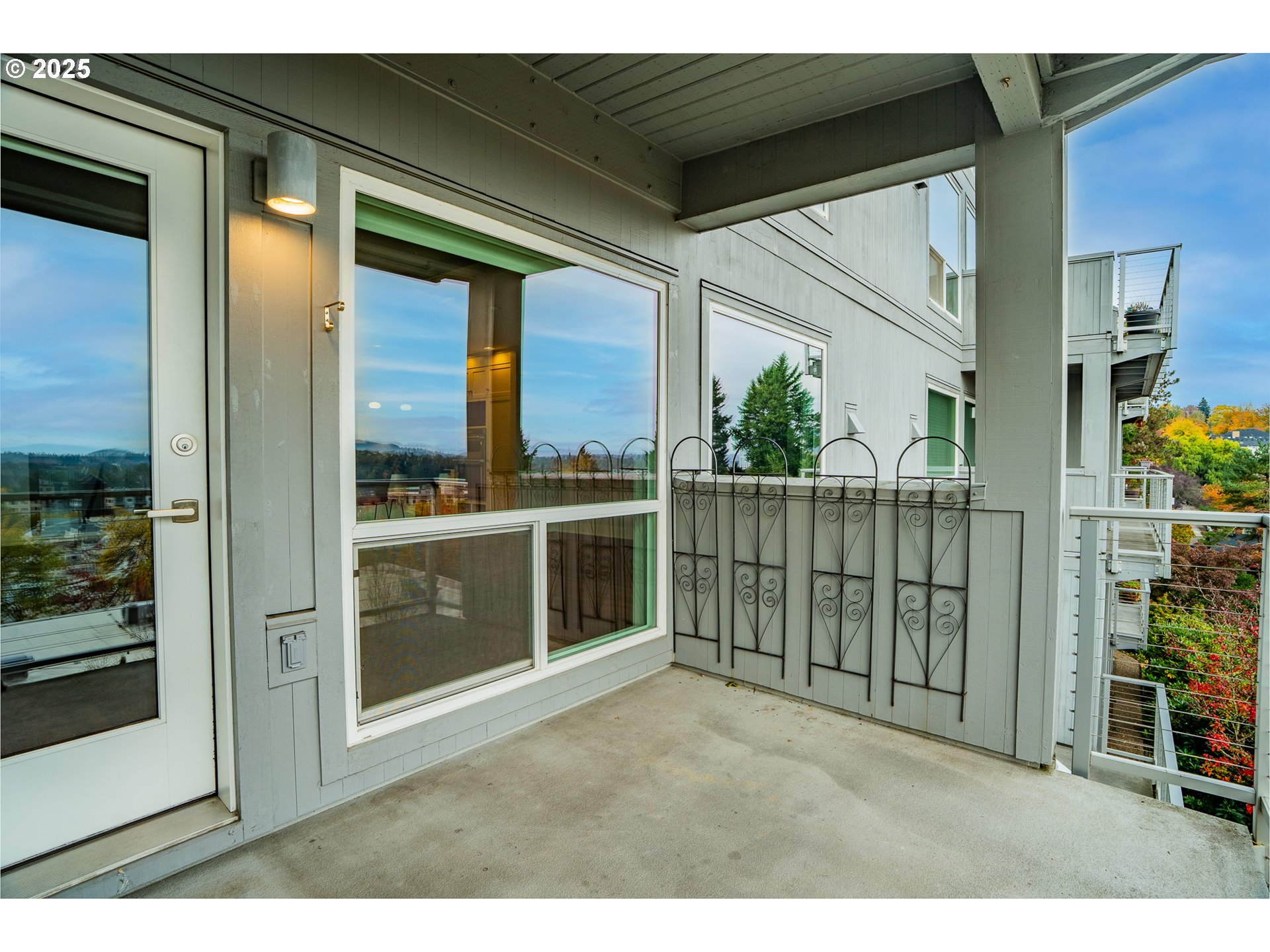 5425 Southwest View Point Terrace Portland, OR 97239 - Photo 24 of 48