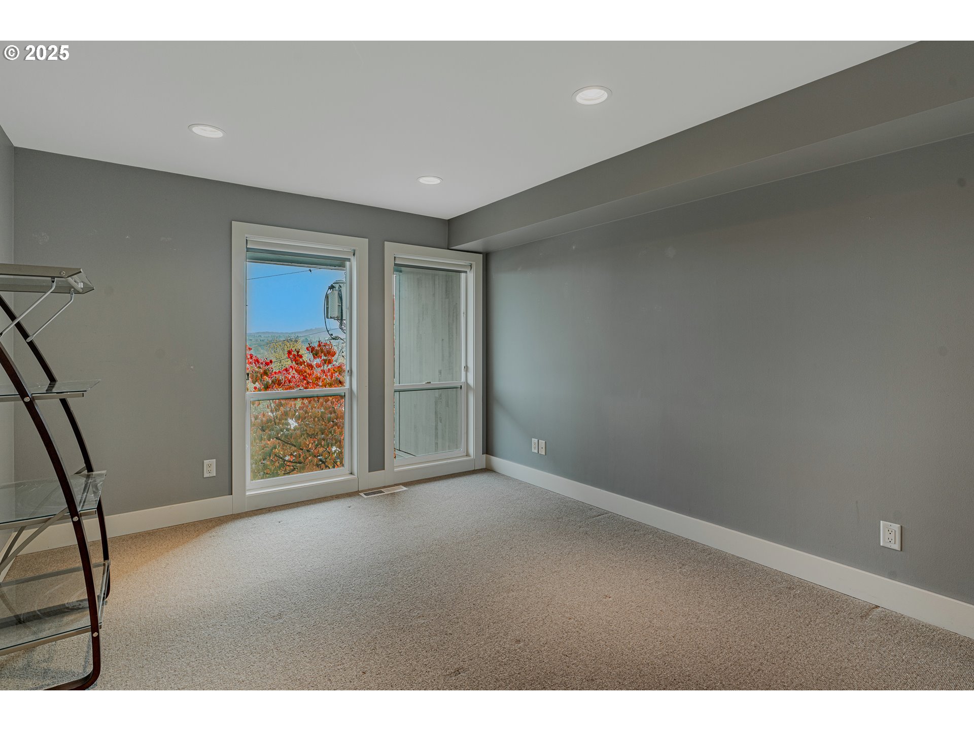 5425 Southwest View Point Terrace Portland, OR 97239 - Photo 28 of 48