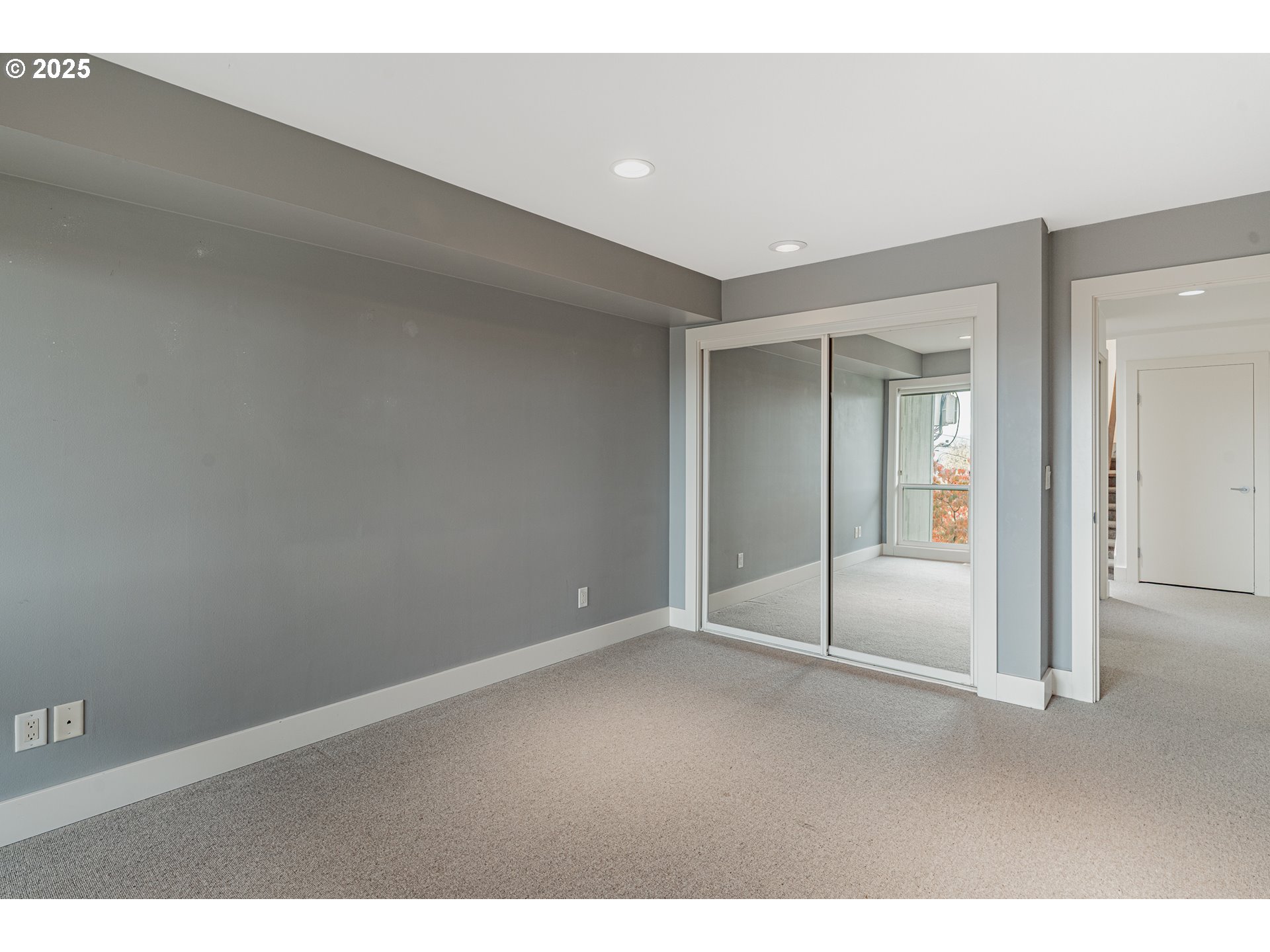 5425 Southwest View Point Terrace Portland, OR 97239 - Photo 29 of 48