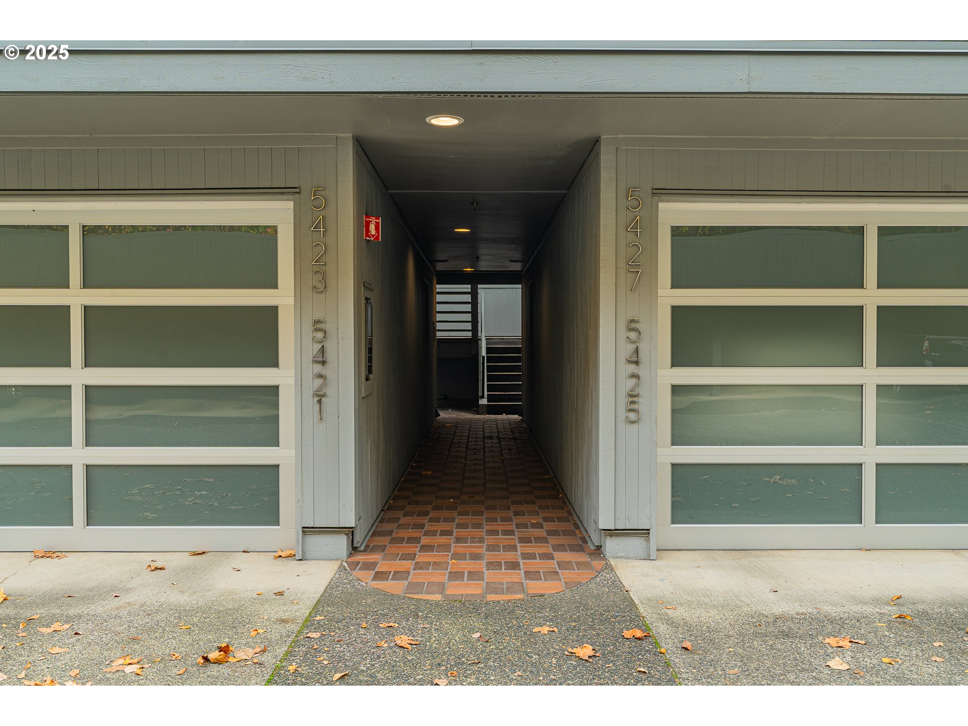 5425 Southwest View Point Terrace Portland, OR 97239 - Photo 3 of 48