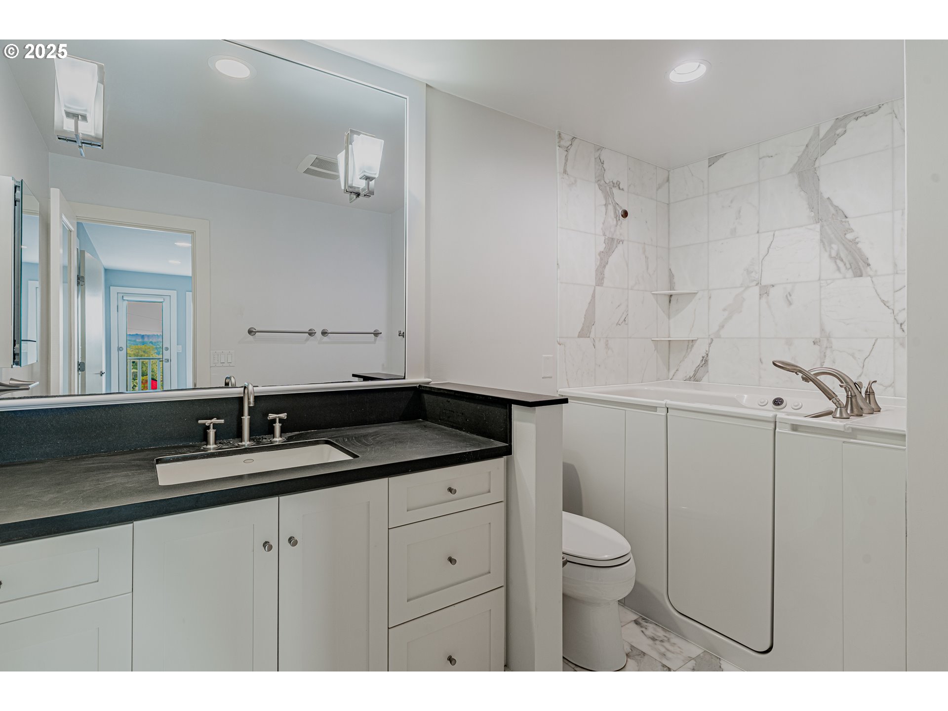 5425 Southwest View Point Terrace Portland, OR 97239 - Photo 35 of 48