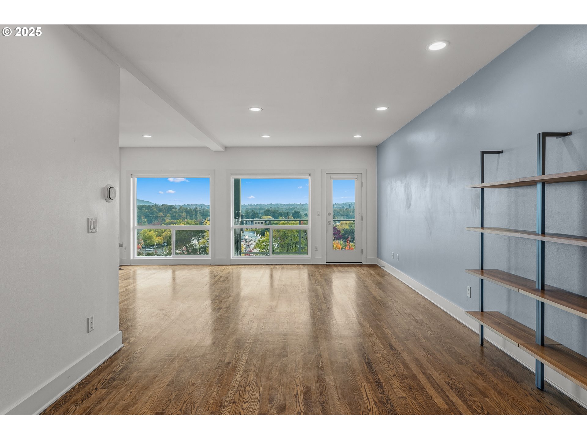 5425 Southwest View Point Terrace Portland, OR 97239 - Photo 5 of 48