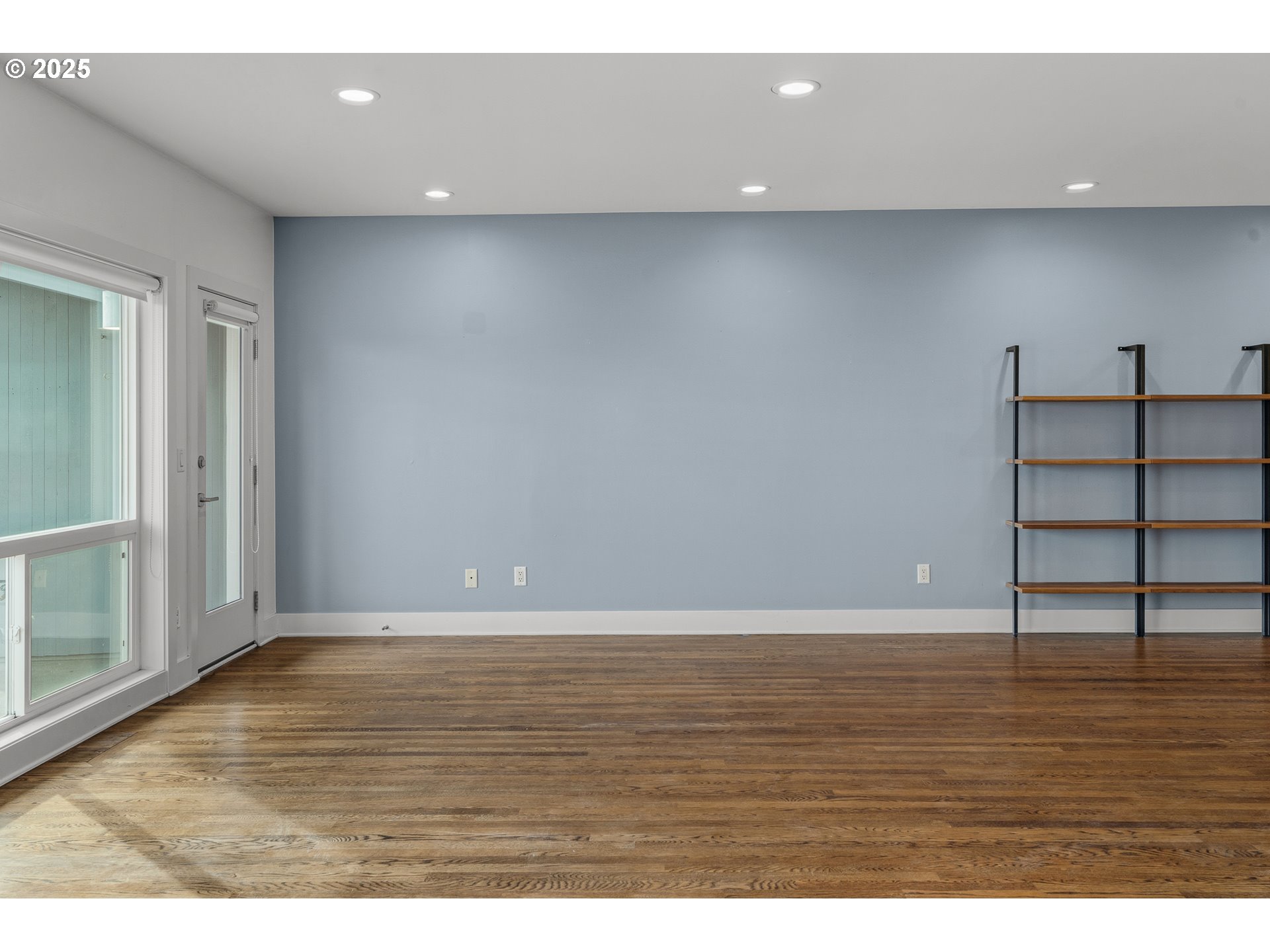 5425 Southwest View Point Terrace Portland, OR 97239 - Photo 10 of 48
