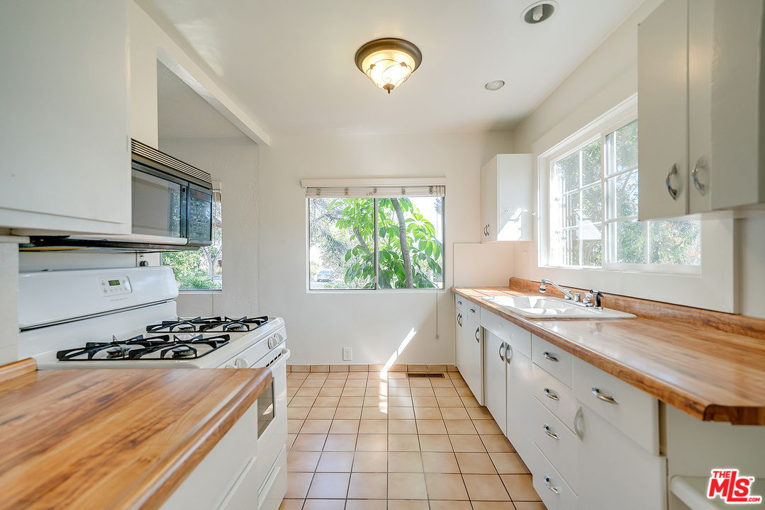 807 East Harvard Road Burbank, CA 91501 - Photo 12 of 44 Gallery Image 12