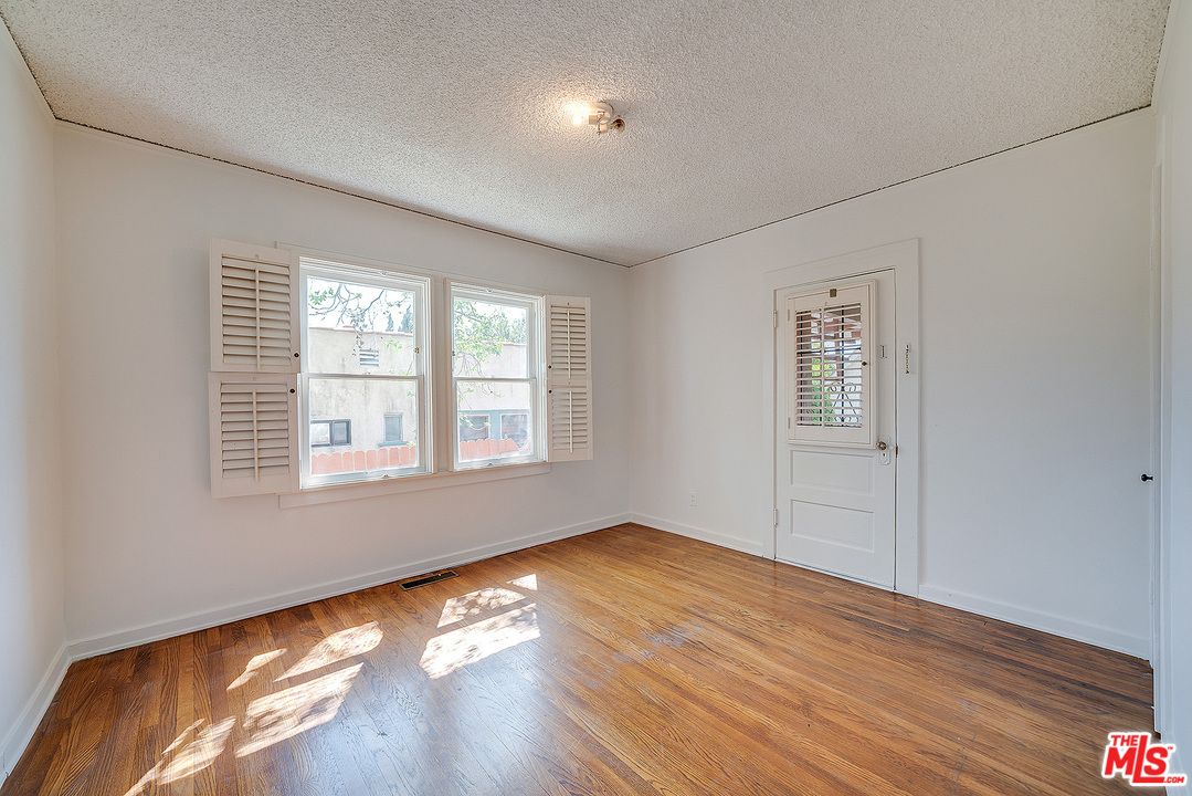 807 East Harvard Road Burbank, CA 91501 - Photo 14 of 44 Gallery Image 14