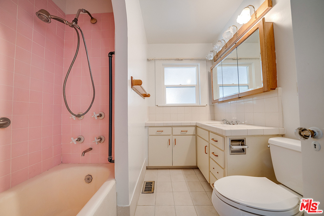 807 East Harvard Road Burbank, CA 91501 - Photo 15 of 44 Gallery Image 15