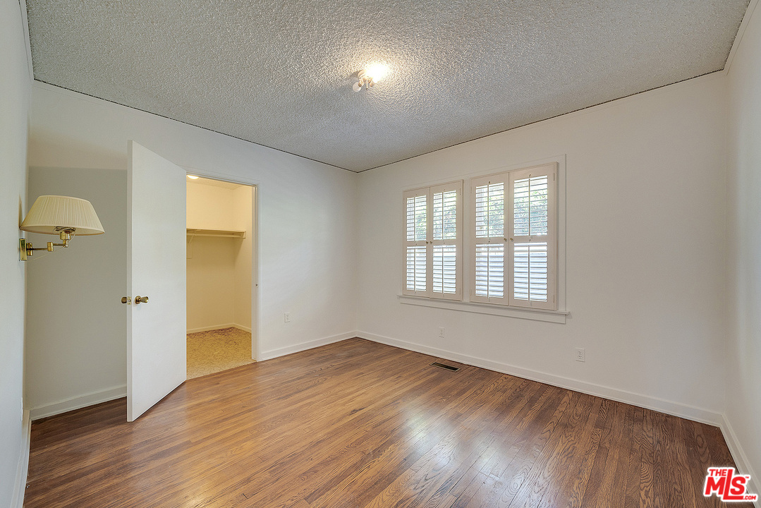 807 East Harvard Road Burbank, CA 91501 - Photo 17 of 44 Gallery Image 17