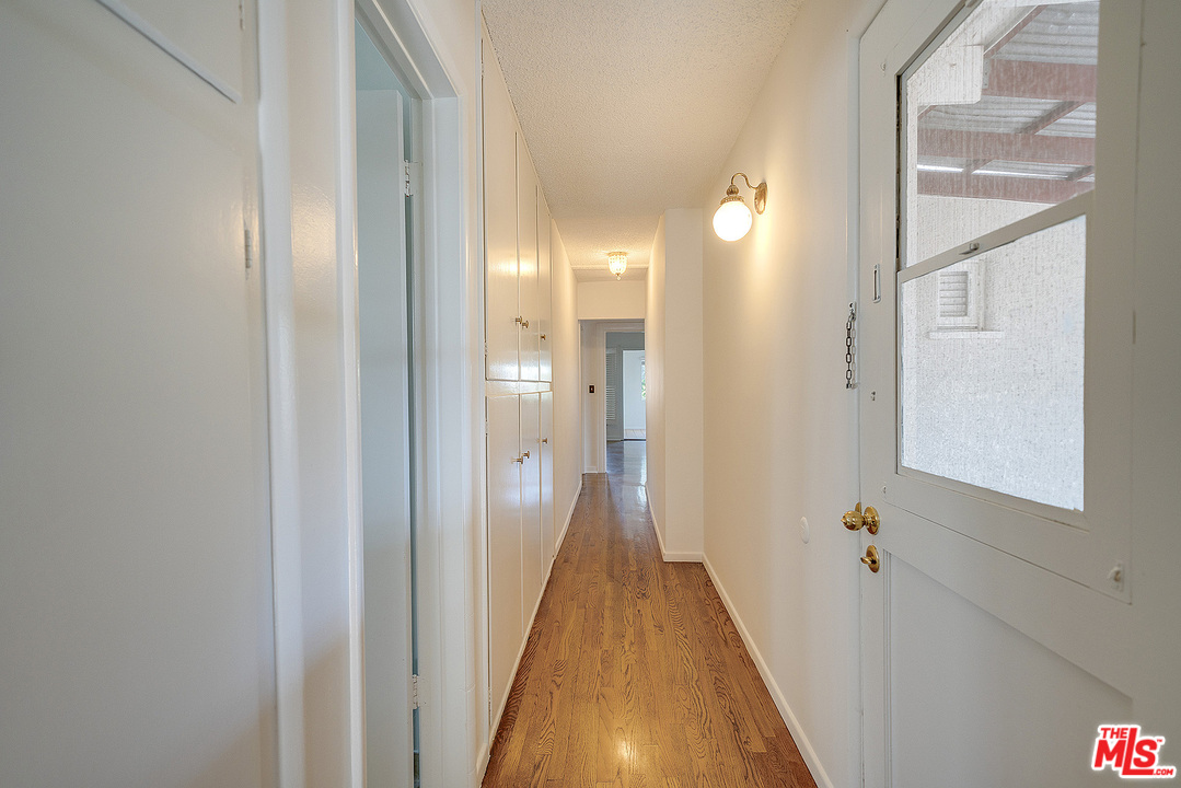 807 East Harvard Road Burbank, CA 91501 - Photo 18 of 44 Gallery Image 18