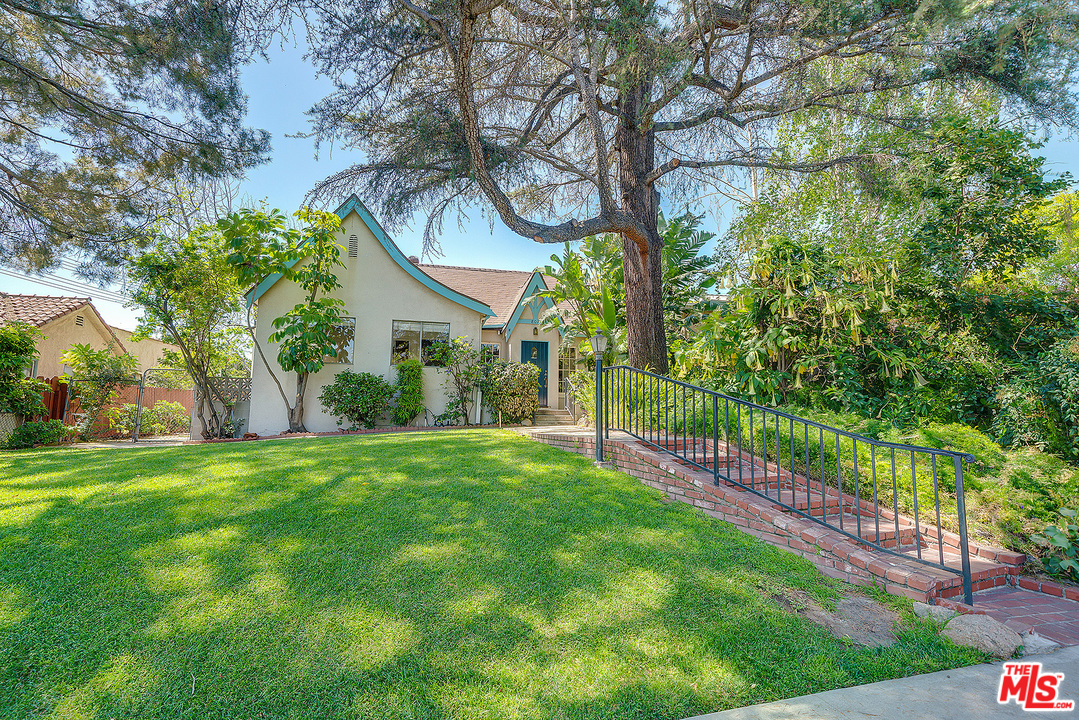 807 East Harvard Road Burbank, CA 91501 - Photo 3 of 44 Gallery Image 3