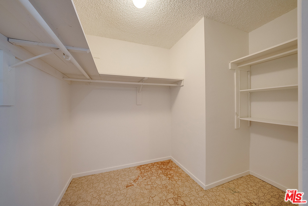 807 East Harvard Road Burbank, CA 91501 - Photo 23 of 44 Gallery Image 23